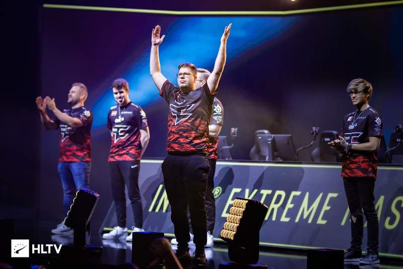 Assum ：选金克丝是因为训练赛打龙效果挺好的